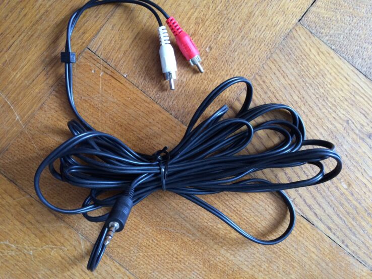 Cinch. Man liebt es einfach. Überträgt Audio seit mindestens 1990.