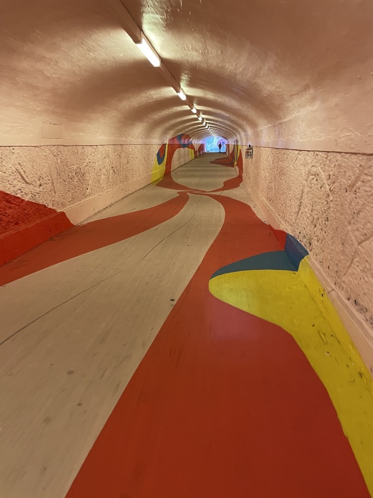 Der Zirkus ist in der Stadt