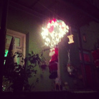 Alle Jahre wieder: Der Fallschirm-Weihnachtsmann.