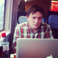 Hier entstehen die lustigen @neon_magazin Infografiken. Ein Mann im Zug.