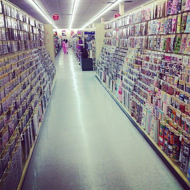 Links und rechts: Stickers, Stickers und Stickers.