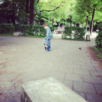 Sein Skateboard ist wichtiger als Deutschland