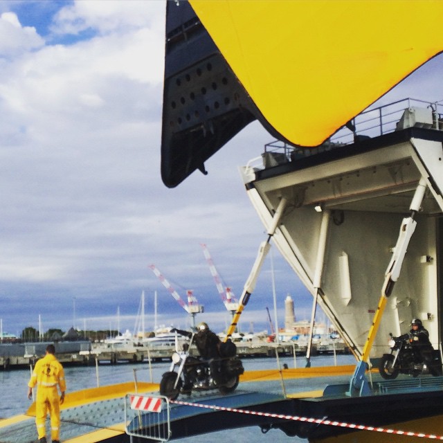 Die Sons gehen von Bord