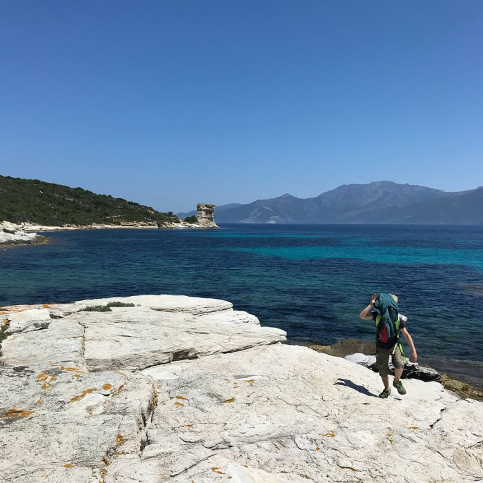 Von Saint-Florent f&auml;hrt man mit dem Boot (erste Fahrt in der Nebensaison um 10:00 mit  @le.popeye) i