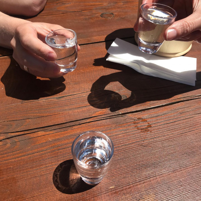Die erste Wanderung im gro&szlig;en Walsertal. Es gibt noch bisschen Restschnee und weil die K&uuml;che eine Be