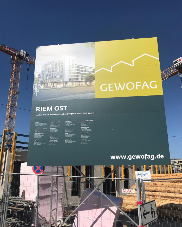 Rundgang durch die Messestadt Riem. Wo der Kran steht, wird in den n&auml;chsten 1,5 Jahren die neue Stad