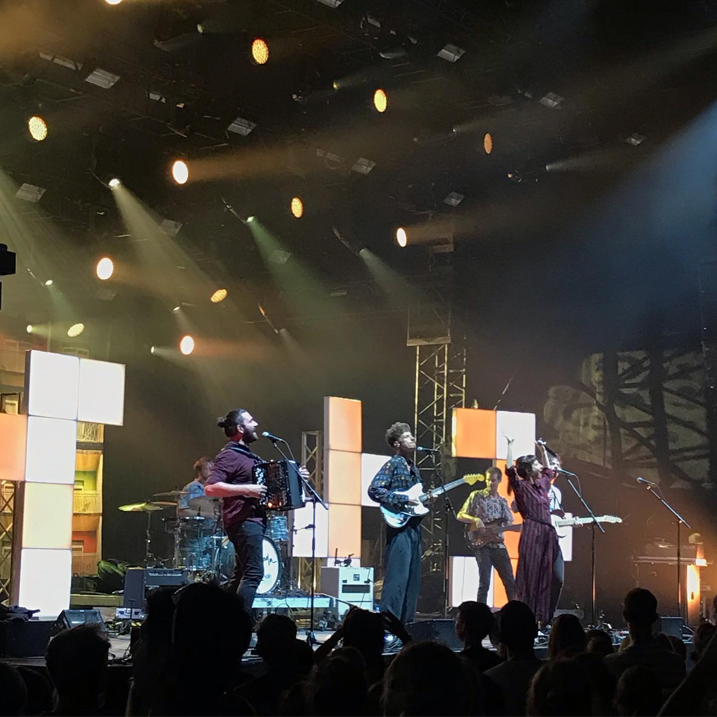 Auf der B&uuml;hne: @fivaoffiziell und @jetztspieltsgranada ❤️