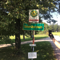 Radtour M&uuml;nchen nach Wasserburg. @schwanzhund_ fotografiert witzige Ortsschilder.