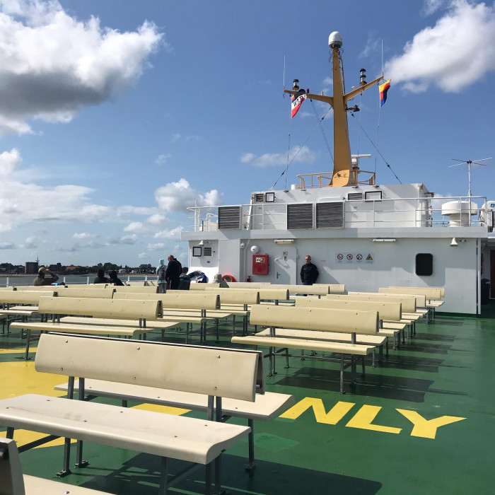 Tag 9: Von Husum nach Wyk auf F&ouml;hr. Husum unter Dauerregen.  Der Zug bringt unsere R&auml;der zur F&ouml;hre n