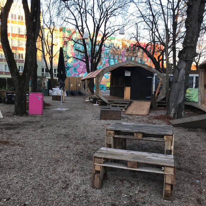 Am Giesinger Gr&uuml;nspitz lauf ich regelm&auml;&szlig;ig vorbei. Fr&uuml;her war hier ein Gebrauchtwagenh&auml;ndler. Jetzig