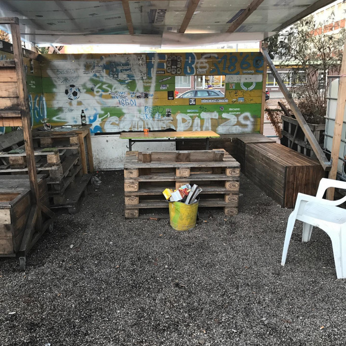 Am Giesinger Gr&uuml;nspitz lauf ich regelm&auml;&szlig;ig vorbei. Fr&uuml;her war hier ein Gebrauchtwagenh&auml;ndler. Jetzig