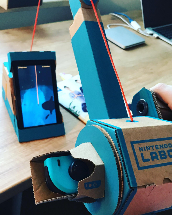 Die Kinder haben heute geangelt. Einen Fisch haben sie Jochen genannt. Jochen ist 1 Rochen.