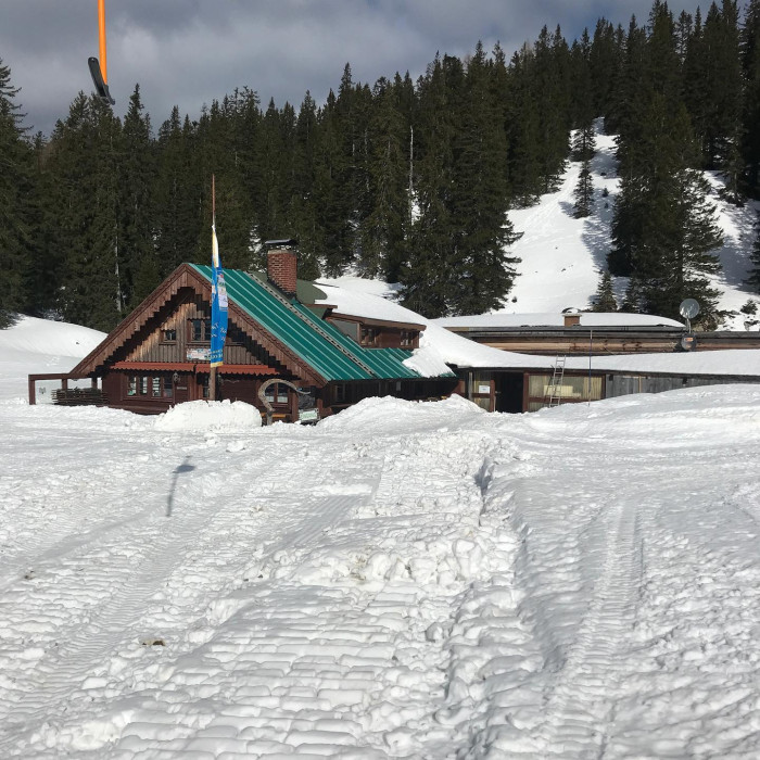 Mit BOB und Bus bis Spitzingsee. Dann Richtung Rotwandhaus. Der Schlittenweg ist leider wegen Lawine