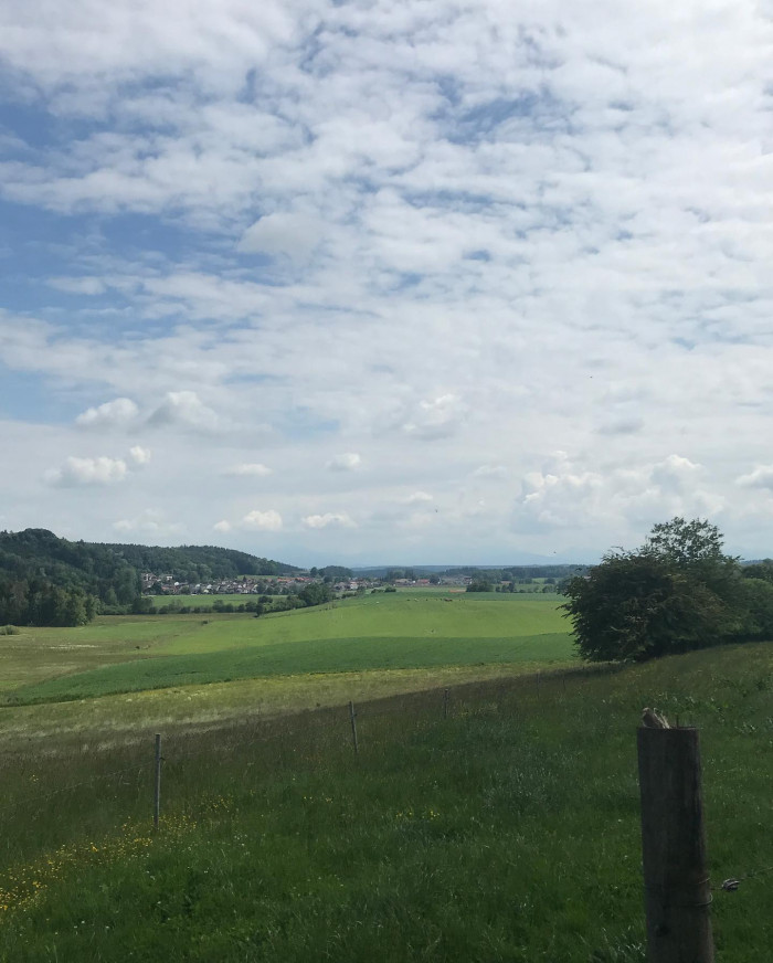 Radrunde mit dem @schwanzhund_ zum Steinsee. Zur&uuml;ck &uuml;ber Glonn. Der Zirkus ist in der Stadt.