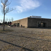 Der Kopfbau in der Messestadt Riem war das Kassengebäude für die Besuchertribüne des ehemaligen F