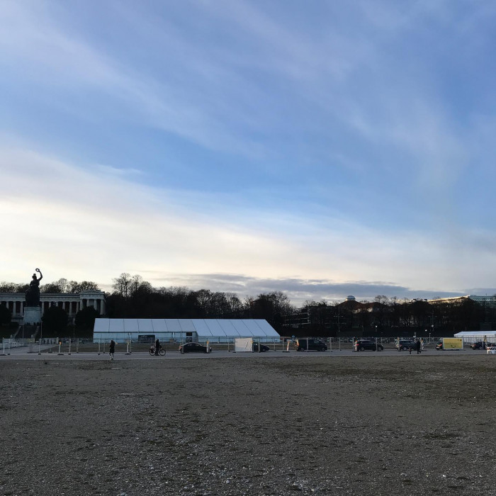 Radrunde zum Arnulfpark, von dort aus &Uuml;berquerung der Bahngleise &uuml;ber den neuen Arnulfsteg. Nettes D