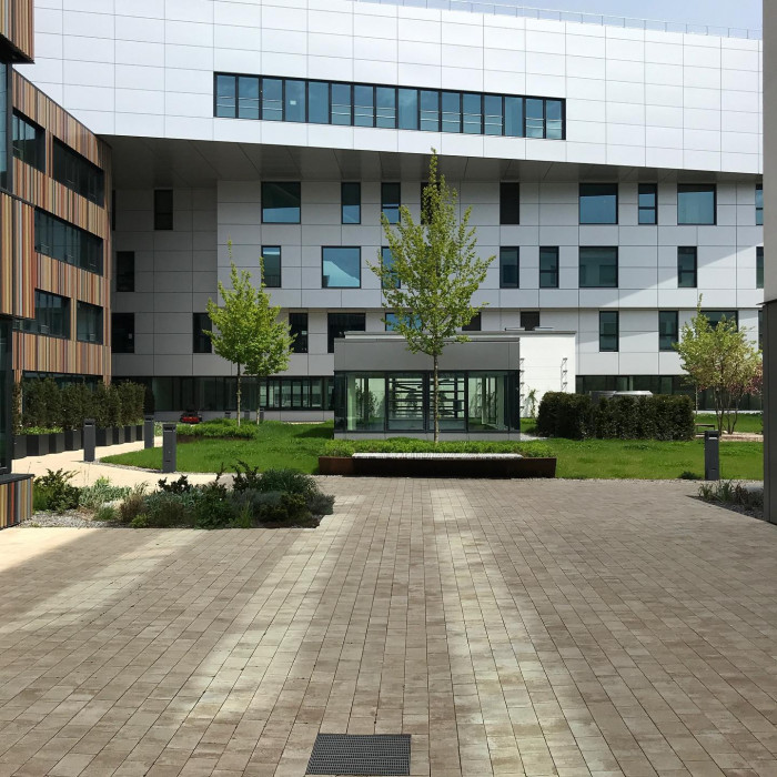 Neuen Innenhof im @werksviertelmitte entdeckt. Komplett einsam und sonnig.