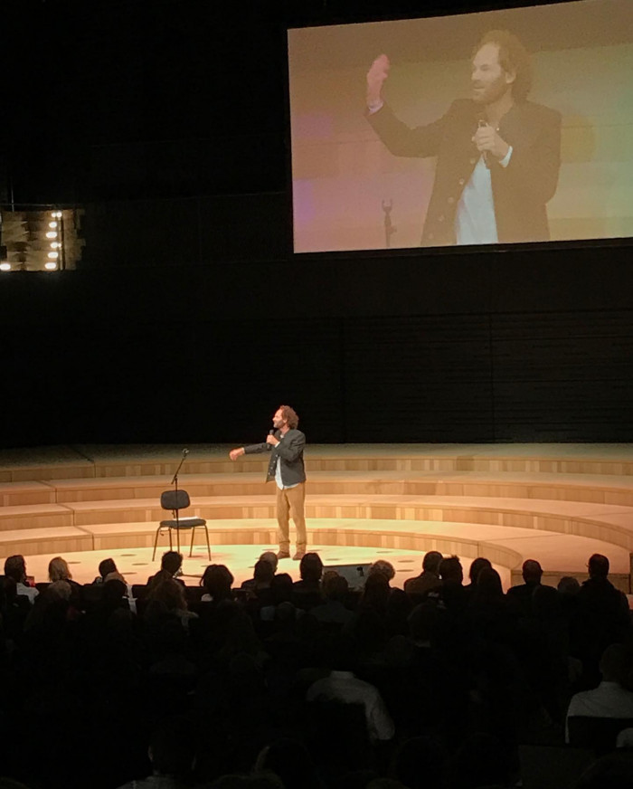 Generalprobe in der neuen Isarphilharmonie im. F&uuml;r M&uuml;nchner Verh&auml;ltnisse viel unfertiger Indust