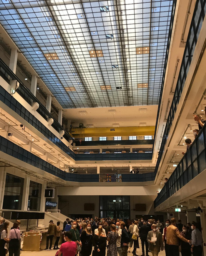 Generalprobe in der neuen Isarphilharmonie im. F&uuml;r M&uuml;nchner Verh&auml;ltnisse viel unfertiger Indust