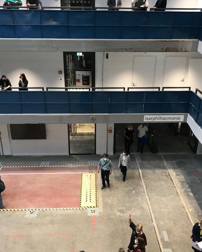 Generalprobe in der neuen Isarphilharmonie im. F&uuml;r M&uuml;nchner Verh&auml;ltnisse viel unfertiger Indust