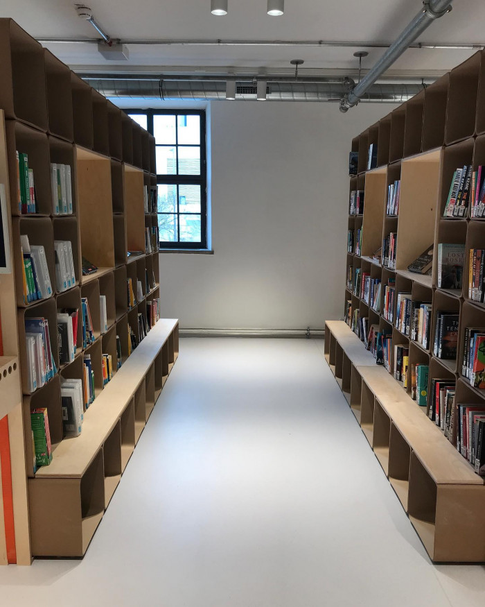 Ich hab mir das Interimsquartier der @muenchner_stadtbibliothek im HP8 angeschaut. Es gibt dort viel