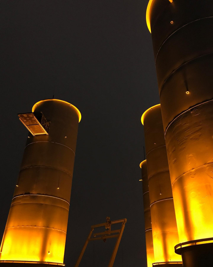 Stadtspaziergang mit Endstation Hochhausdach The Seven. M&uuml;nchen bei Nacht. 🌜