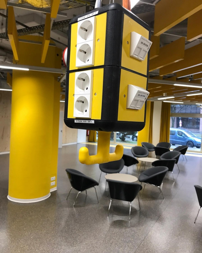 Das neue Interimsquartier der @muenchner_stadtbibliothek im Motorama ist sehr bunt. Mehr Details im